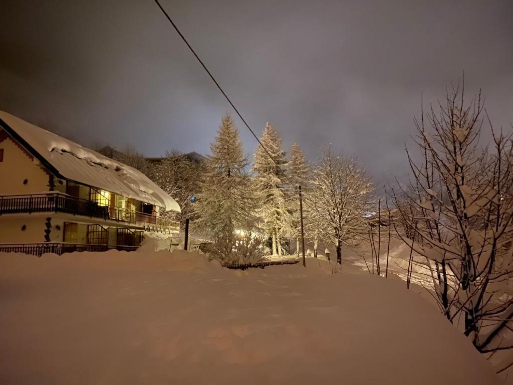 La Baita Limone Riserva Bianca Ski-in Ski-out Seggiovia Morel 1 v zimě