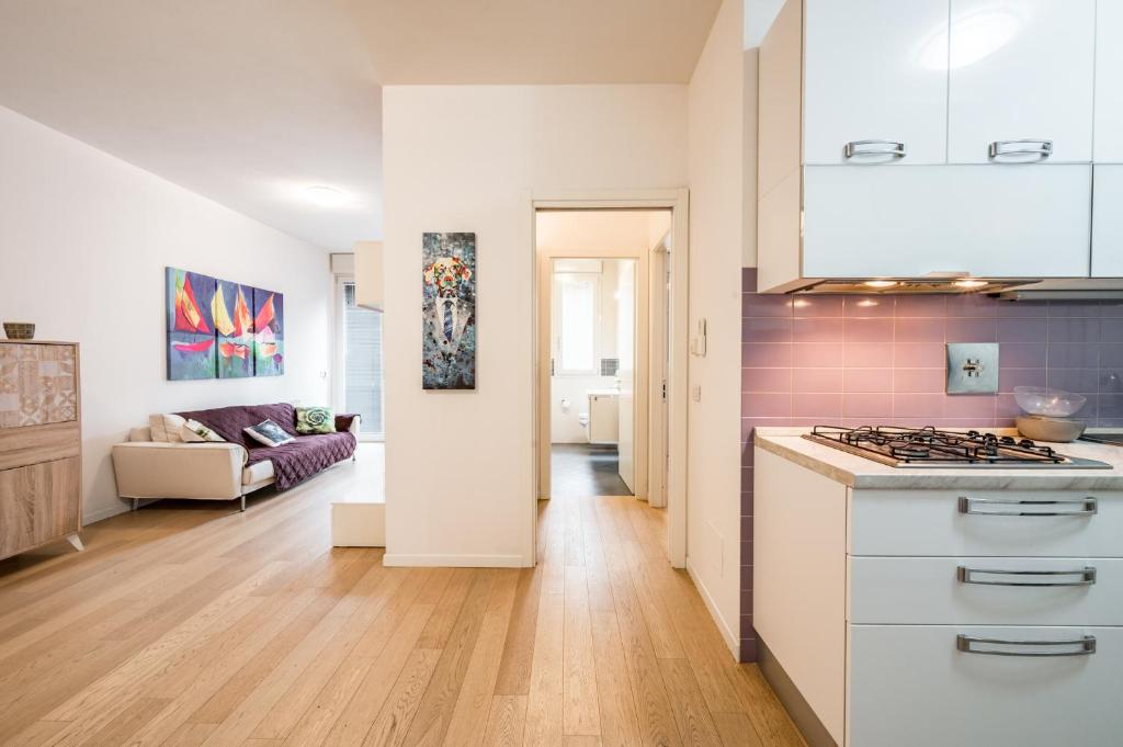 A kitchen or kitchenette at La Casa di Edo - WiFi Parking free