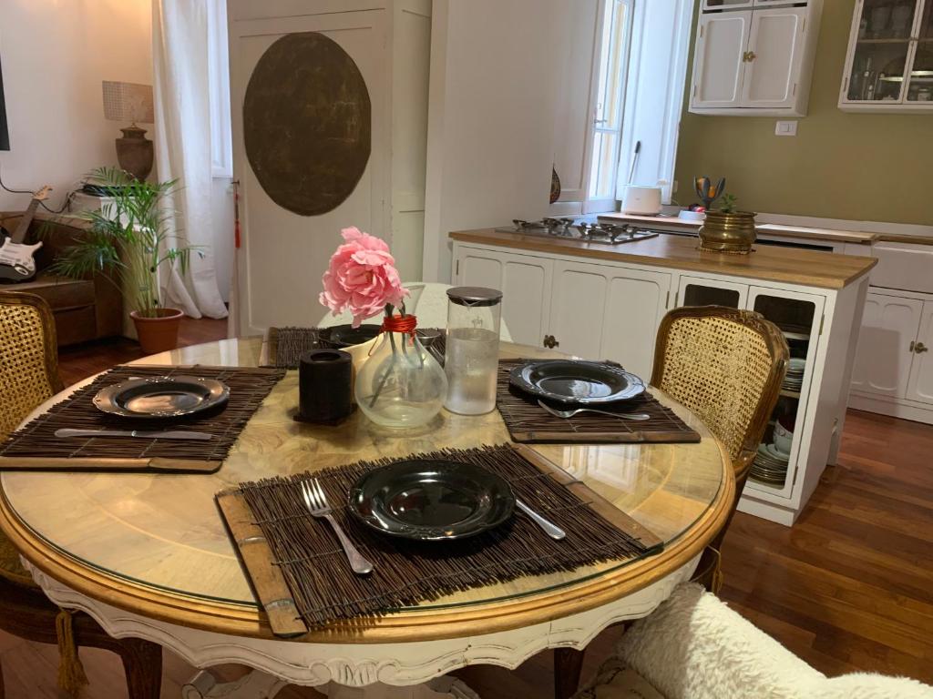 A kitchen or kitchenette at House Maximo at Colosseum