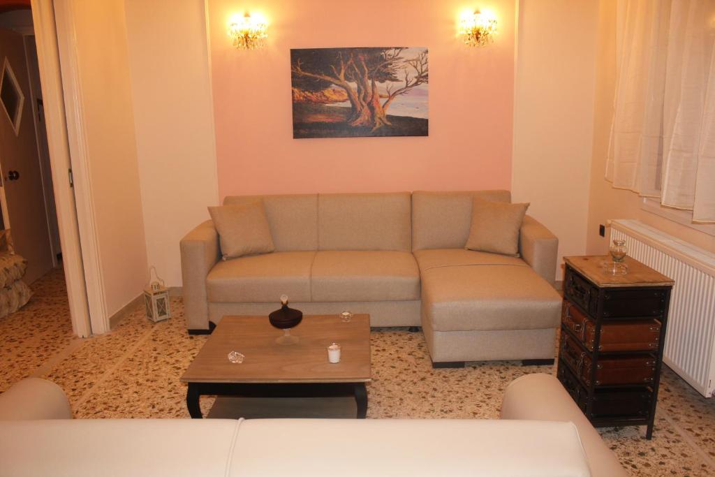Posedenie v ubytovaní Capital apartment next to Metro station with parking spot to explore Athens