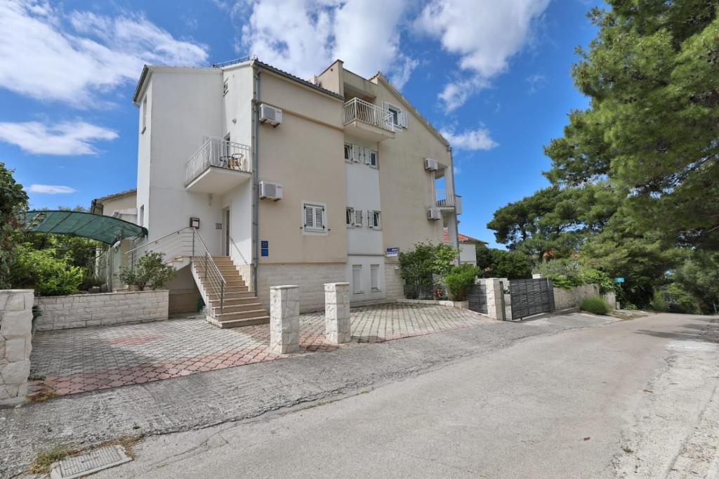 Budova, v ktorej sa apartmán nachádza