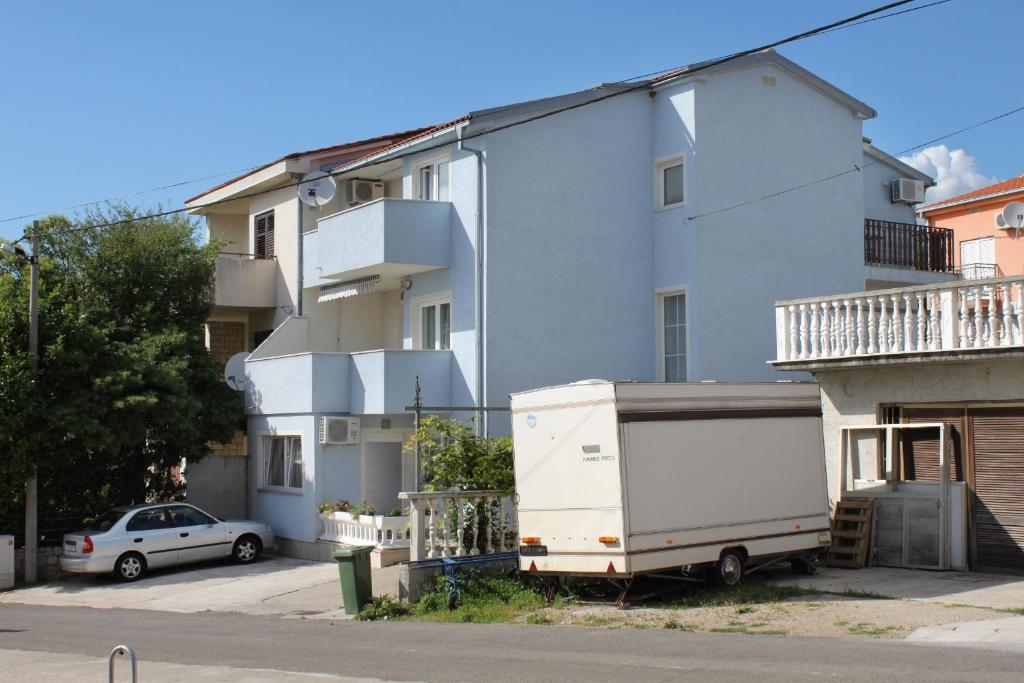 Budova, v ktorej sa apartmán nachádza