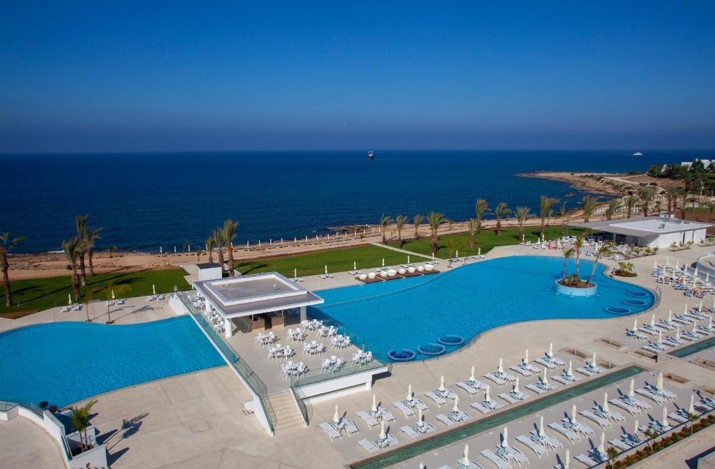 Gallery image of King Evelthon Beach Hotel & Resort in Paphos