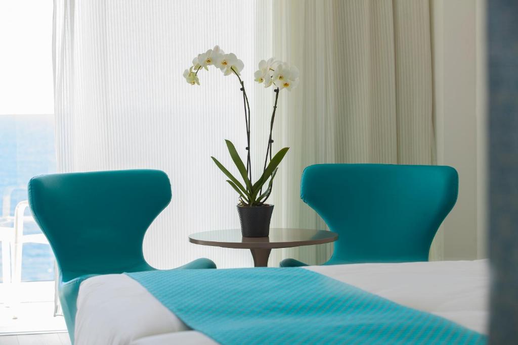 King Evelthon Beach Hotel & Resort - 优越的房间，景观