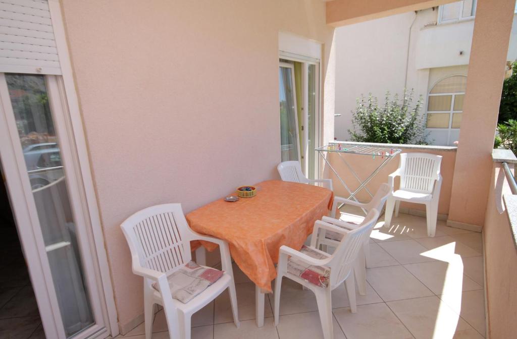 Fotografia z galérie ubytovania Apartments with a parking space Baska, Krk - 5444 v destinácii Baška