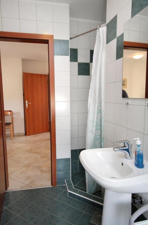 Fotografia z galérie ubytovania Apartments with a parking space Baska, Krk - 5444 v destinácii Baška