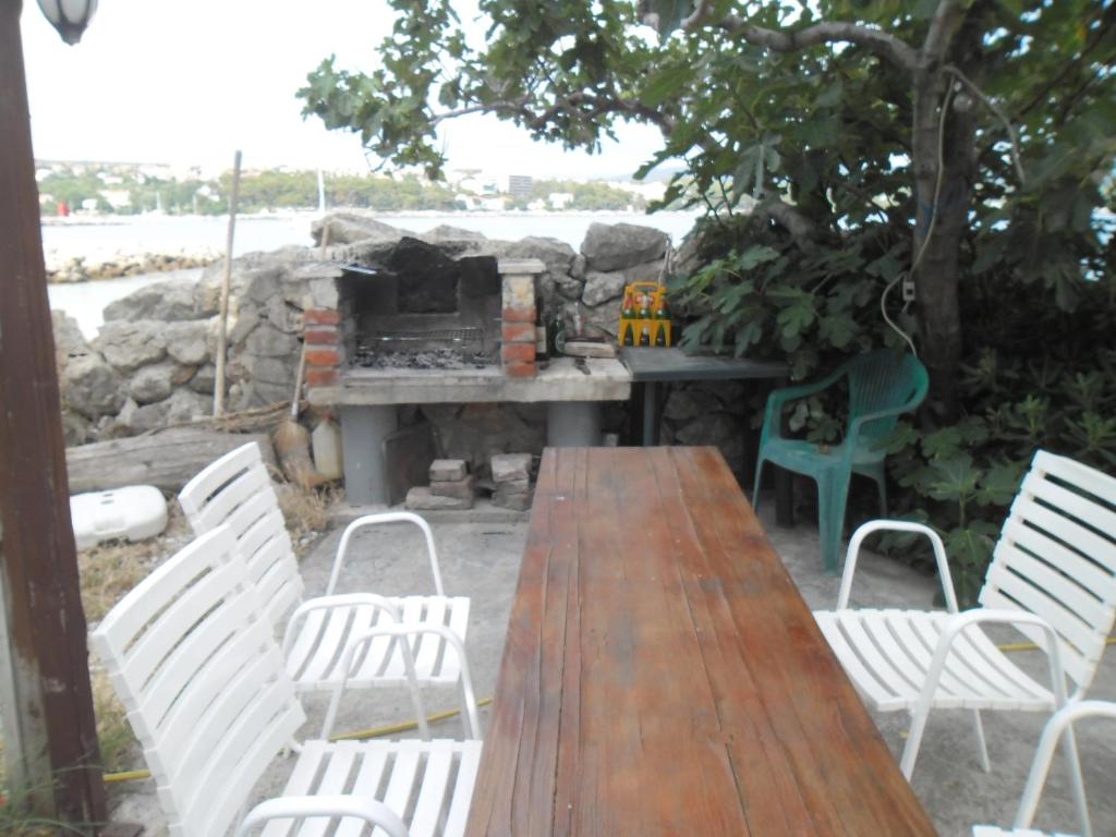 Fotografia z galérie ubytovania Apartments by the sea Krk - 5400 v destinácii Krk