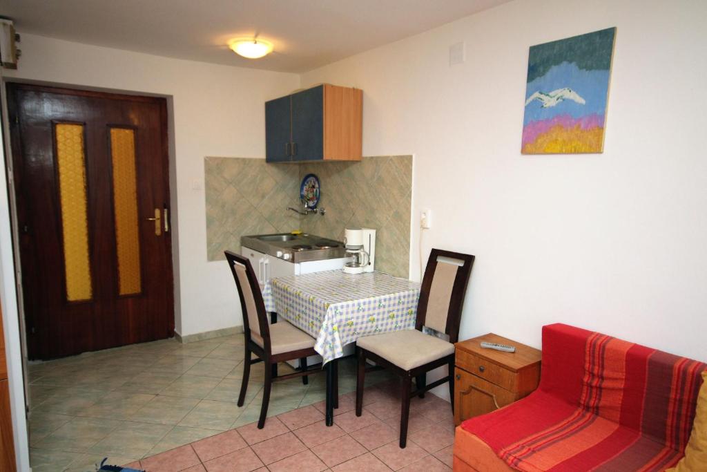 Posedenie v ubytovaní Apartments by the sea Krk - 5400