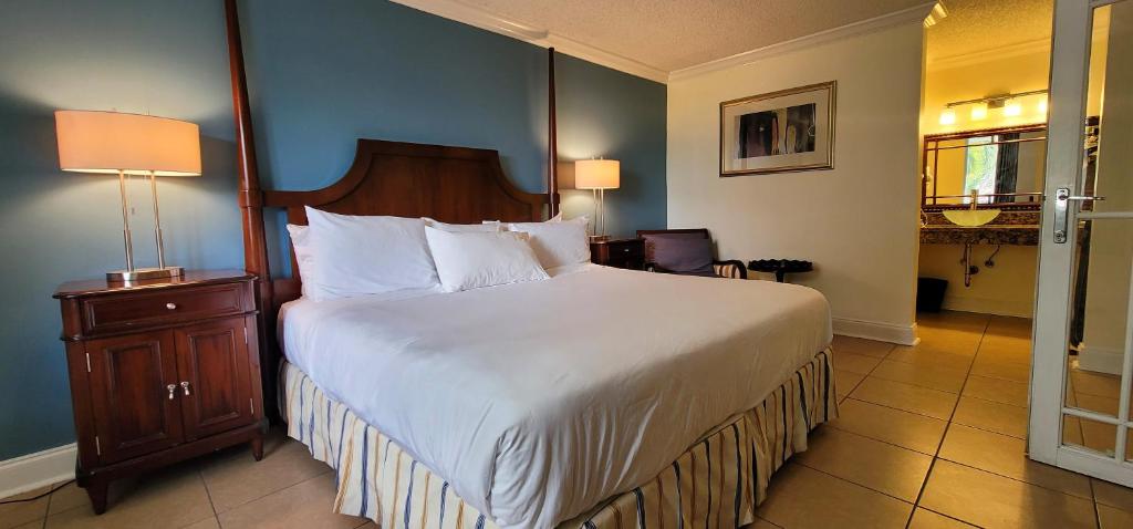 Fort Lauderdale Grand Hotel - Suite Traditionnelle King Bed Poolside