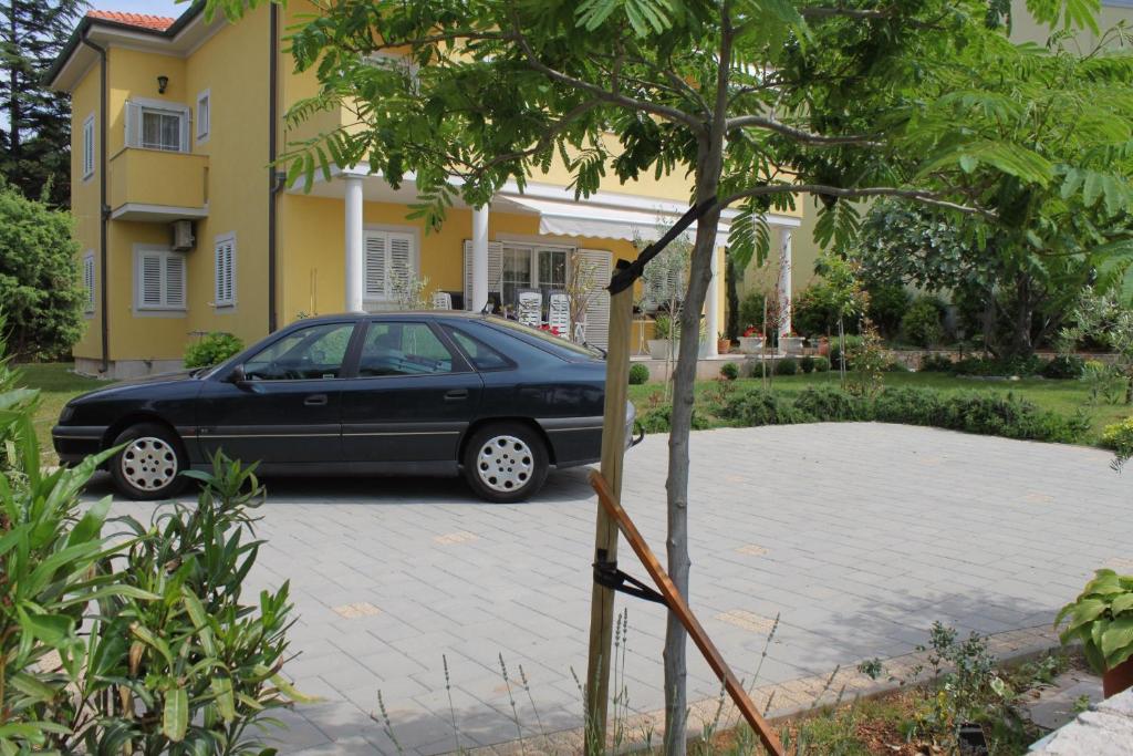 Zdjęcie z galerii obiektu Apartment Punat 5408a w mieście Punat