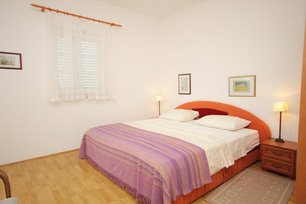 Zdjęcie z galerii obiektu Apartment Punat 5408a w mieście Punat