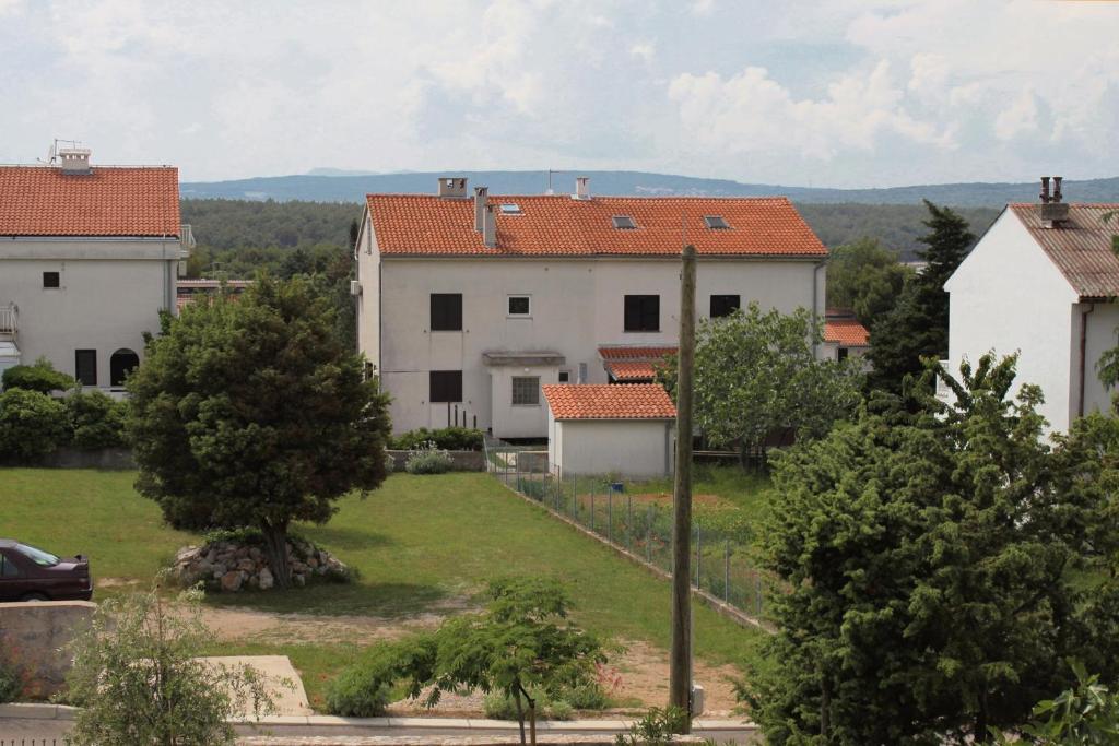 Zdjęcie z galerii obiektu Apartment Punat 5408a w mieście Punat