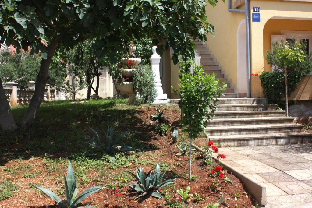 Zdjęcie z galerii obiektu Apartment Punat 5350b w mieście Punat