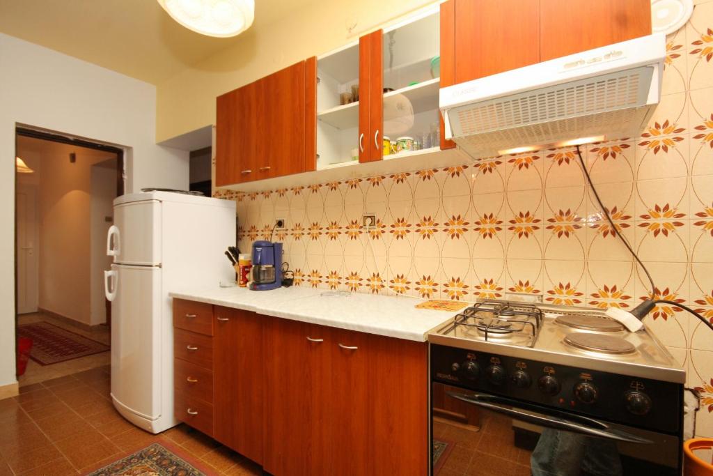 Zdjęcie z galerii obiektu Apartment Punat 5350b w mieście Punat
