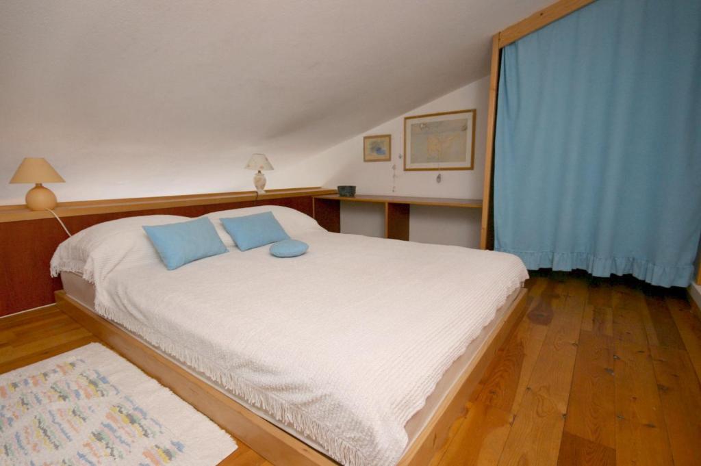 Fotografie z fotogalerie ubytování Apartments with a parking space Malinska (Krk) - 5395 v destinaci Malinska