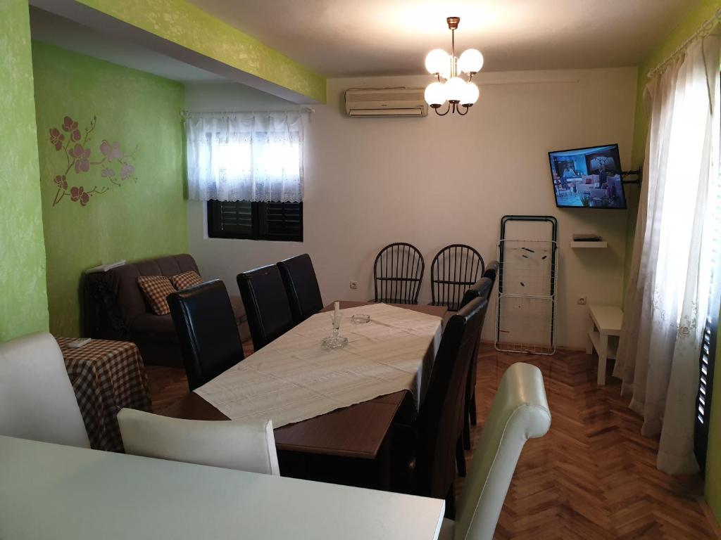 Fotografie z fotogalerie ubytování Apartments and rooms with parking space Punat, Krk - 5363 v destinaci Punat