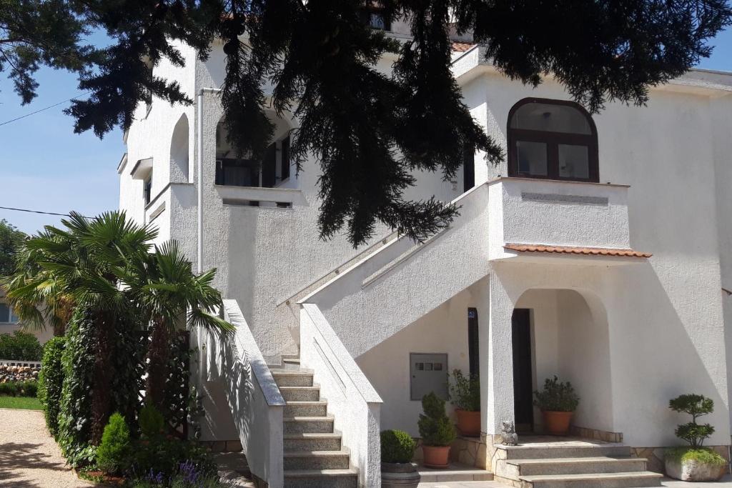 Budova, v ktorej sa apartmán nachádza