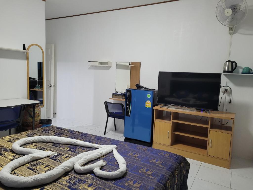 TV a/nebo společenská místnost v ubytování B&B NAMO PHUKET