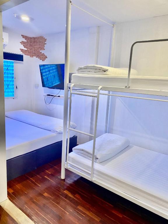 Zleepinezz Hostel - 13