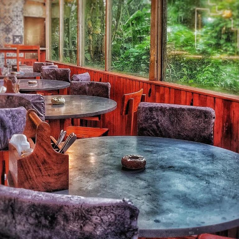 Posezení v ubytování Anjoned Hostel & Cafe