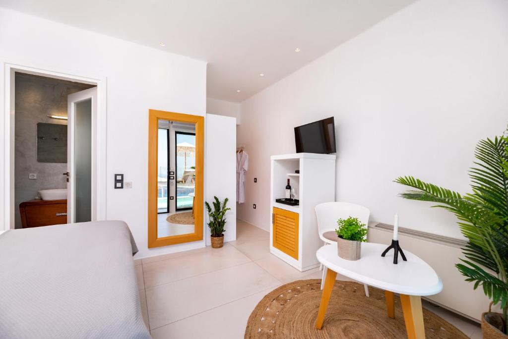 Daydream Luxury Suites - 6