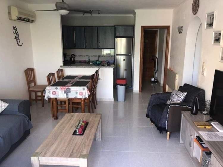A kitchen or kitchenette at Calle Goya 16 - 4 personen met gemeenschappelijk zwembad