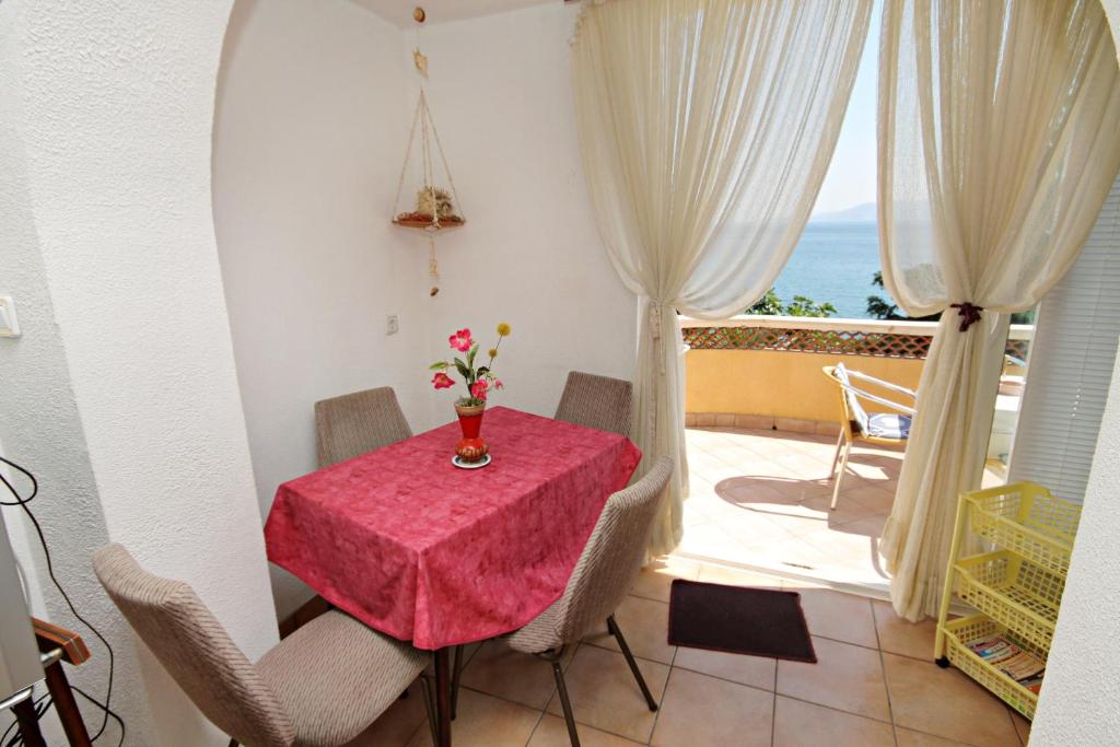 Posezení v ubytování Apartments by the sea Novi Vinodolski - 5558