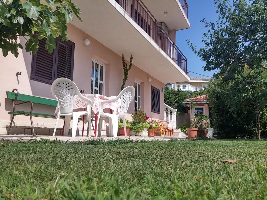 Zahrada ubytování Apartment Novi Vinodolski 5587b