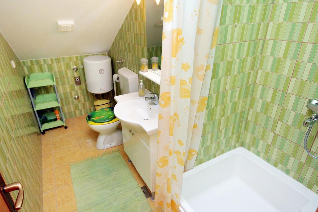 Koupelna v ubytování Apartments and rooms by the sea Sumartin, Brac - 5645