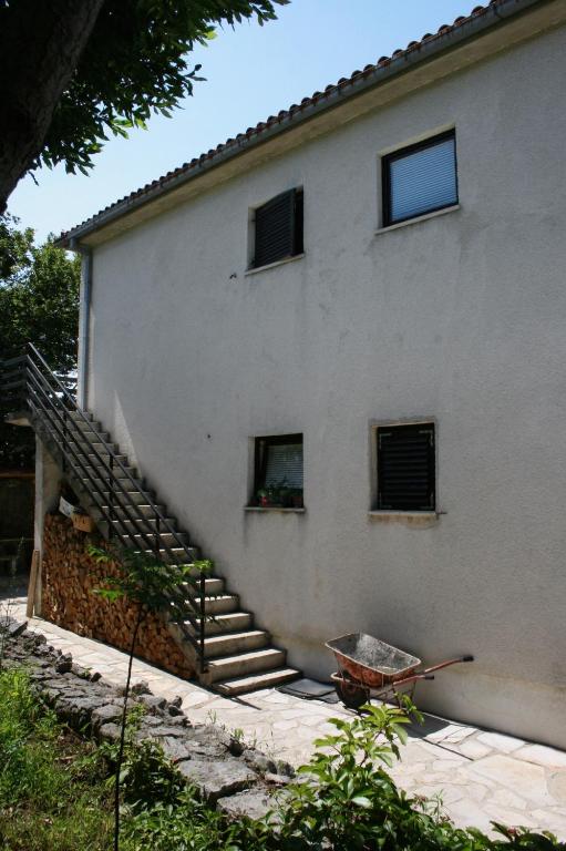 Budova, v ktorej sa apartmán nachádza