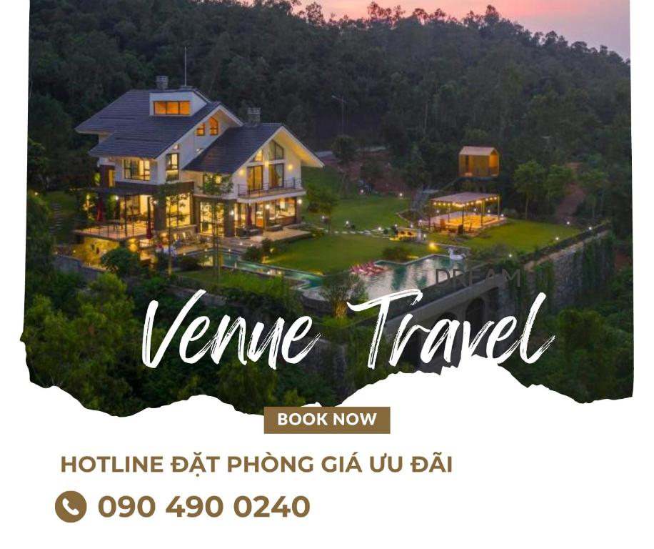 uma imagem de uma casa com as palavras venine viagem em Spring Moon Villa Tam Dao - Venue Travel em Làng Hạ