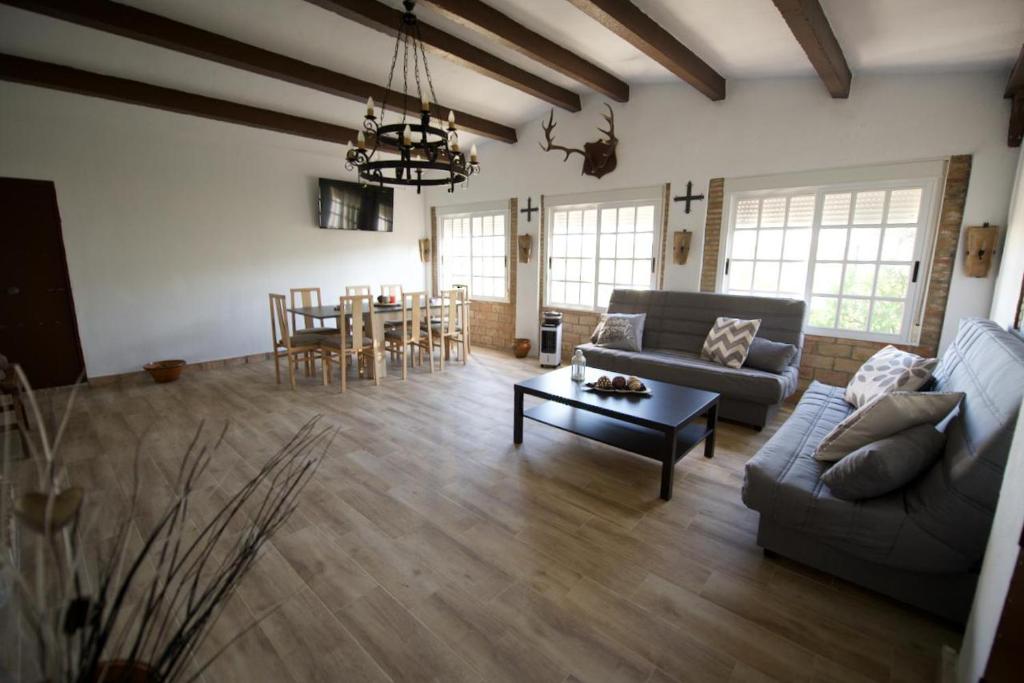 CASA RURAL SANTA ELENA, Cazalla de la Sierra – Precios ...