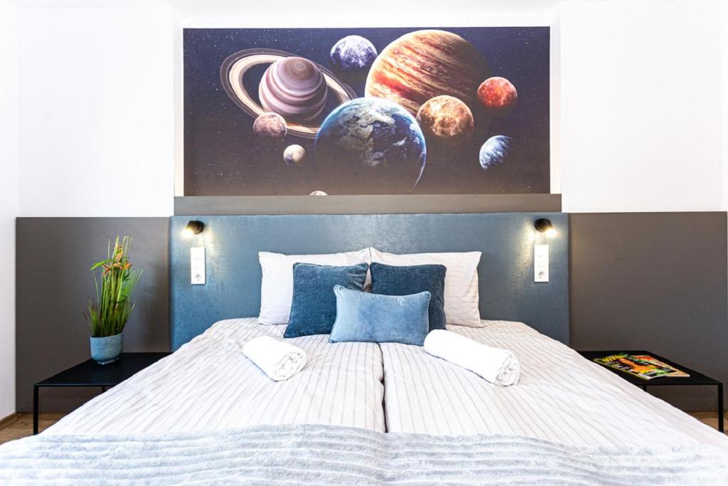 R73 Residences - Housity