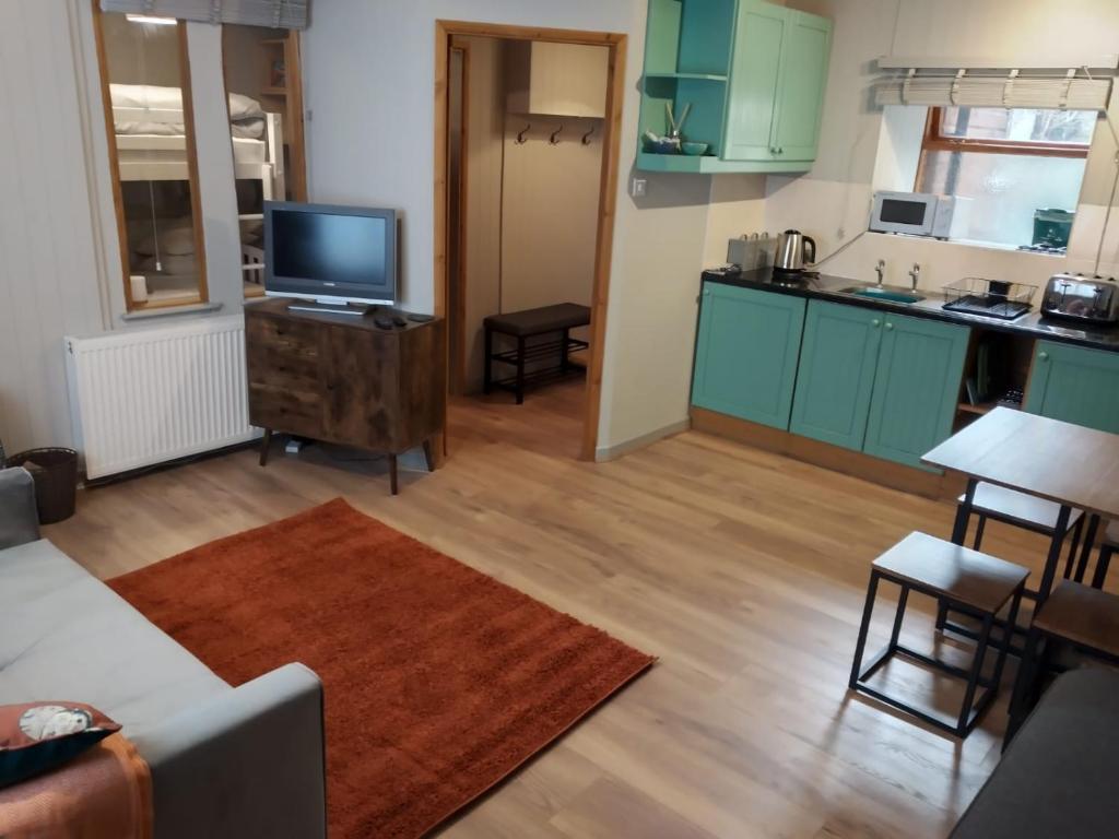 Кухня или мини-кухня в self contained flat in Llanfyllin Powys
