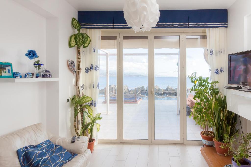 Limoni Sul Mare - Quadruple Room With Private External Bathroom