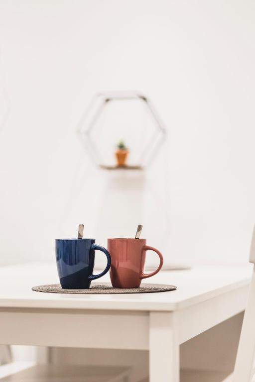 Coffee and tea making facilities at S&A STUDIO