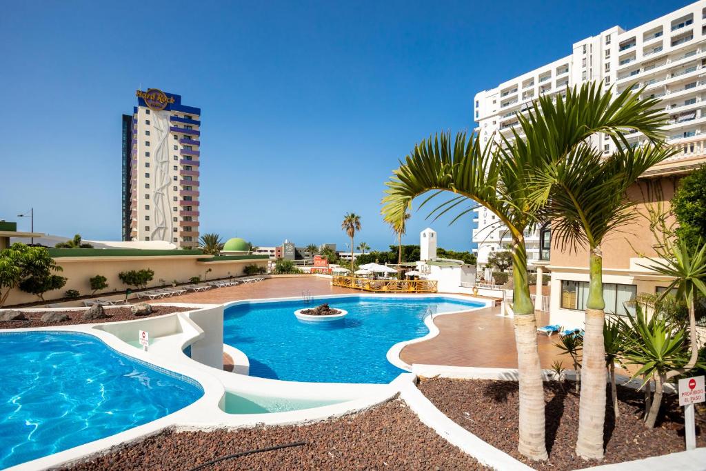 Paradise Flat near Hard Rock with pool