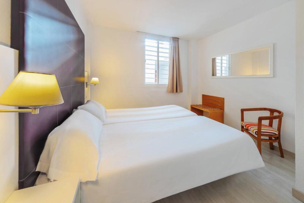 Club Simó - One-Bedroom Apartment (2 Adults + 2 Children)