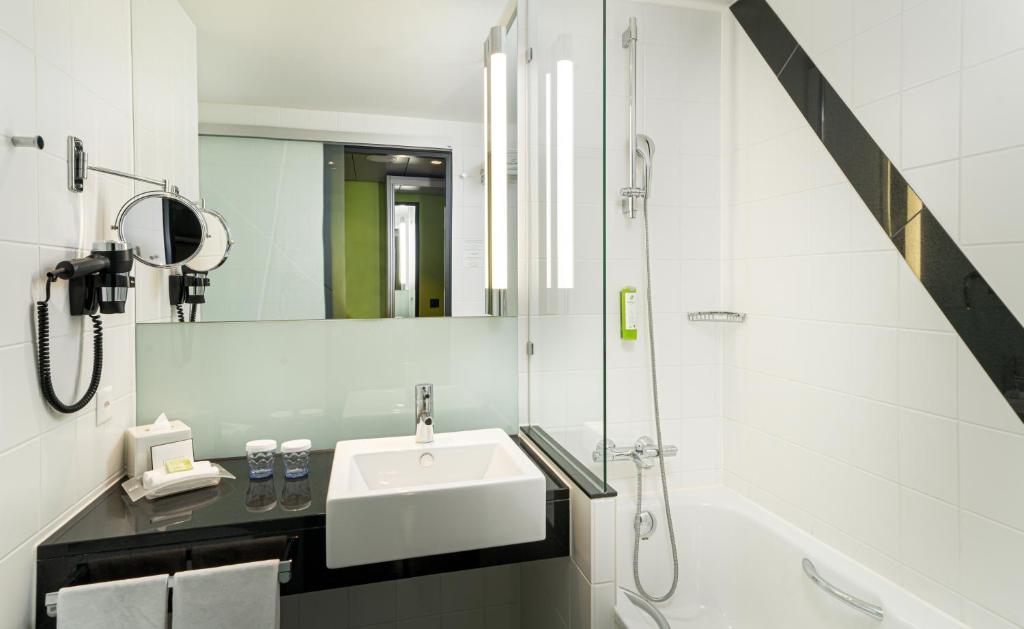 Holiday Inn Zürich Messe by IHG - Resim 10