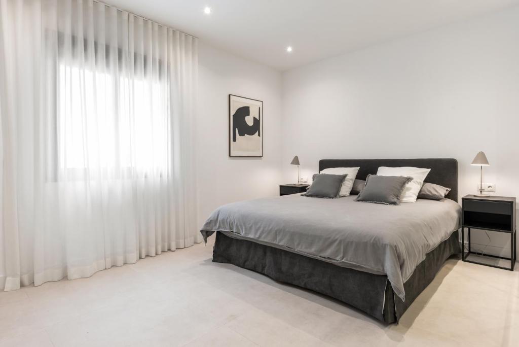 Posteľ alebo postele v izbe v ubytovaní Large apartment in Playas del Duque