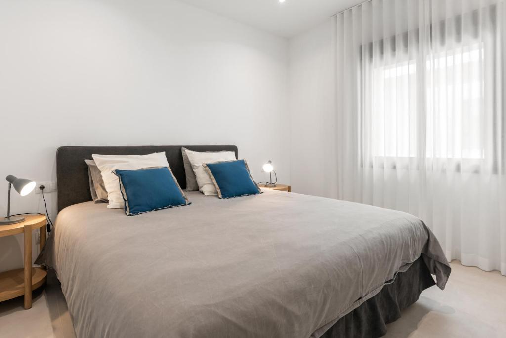 Posteľ alebo postele v izbe v ubytovaní Large apartment in Playas del Duque