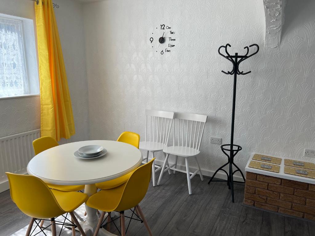 Cosy House #Lea Hall Train Station #BHX #NEC #NIA - Two-Bedroom House