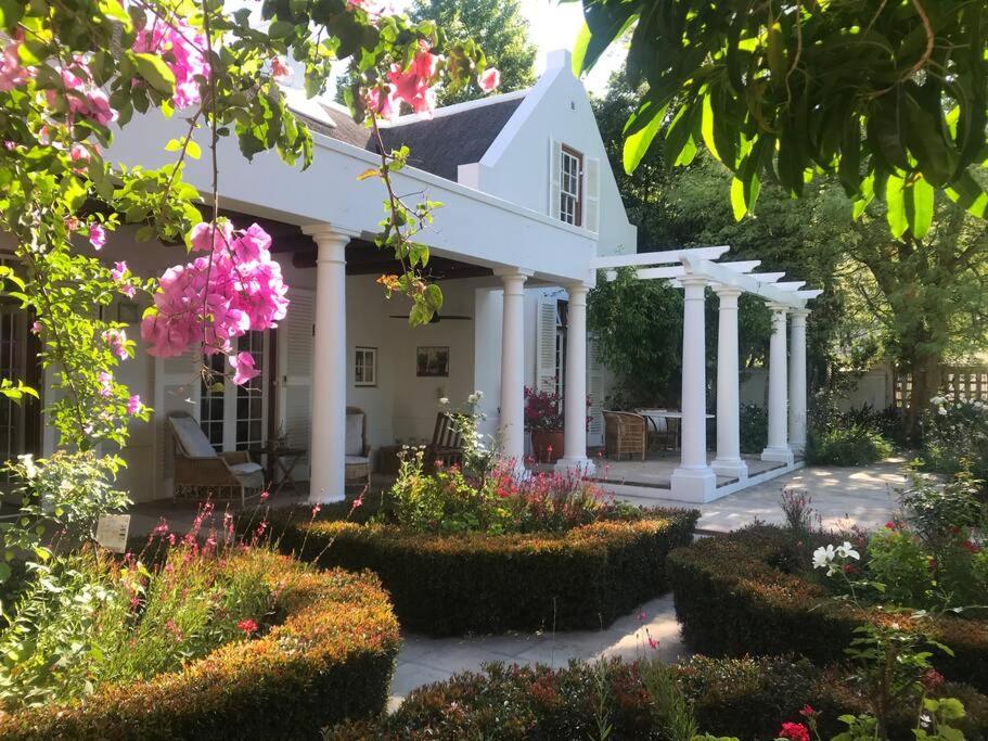 Shades of Africa Guesthouse - The Studio - Appartement D'une Chambre