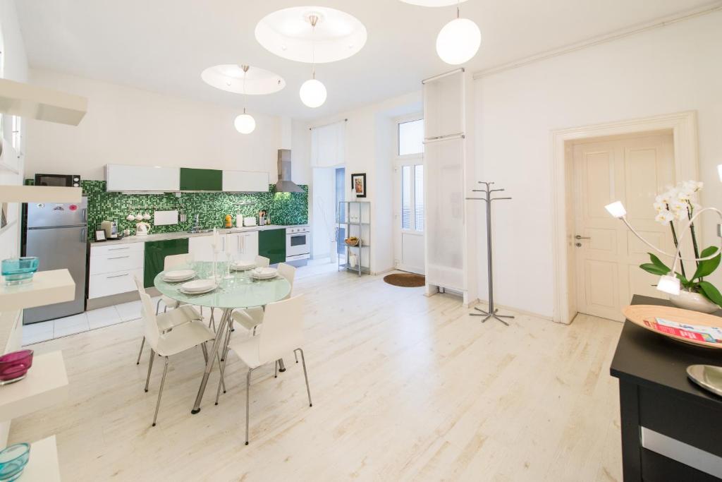 Kuchyňa alebo kuchynka v ubytovaní Venus Apartments - City Park I