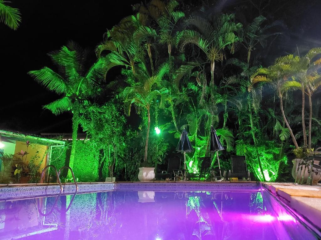 A piscina localizada em Pousada Atobá Juquehy Apartamentos ou nos arredores
