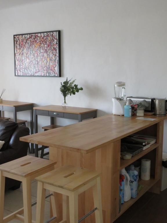Kép Biósfera Modern Bright Old Town Two Bedroom Apartment PDC szállásáról Tíasban a galériában