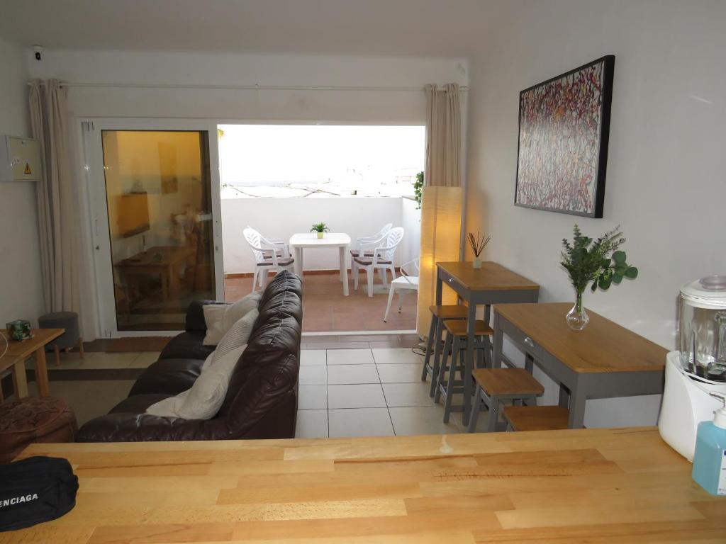 A seating area at Biósfera Modern Bright Old Town Two Bedroom Apartment PDC