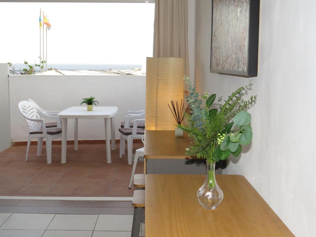 Kép Biósfera Modern Bright Old Town Two Bedroom Apartment PDC szállásáról Tíasban a galériában
