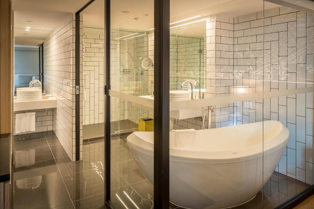 M Social Auckland - Resim 14