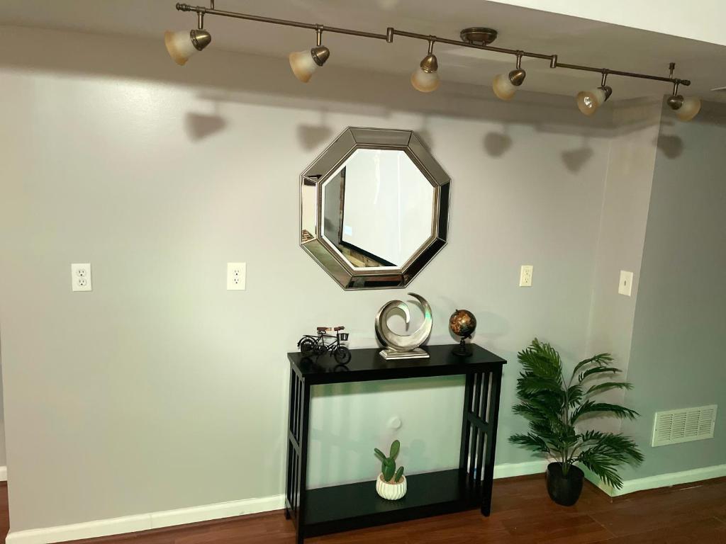 Gallery image of Cute 2-BRM Walkout apt with pool table and theater in Lexington